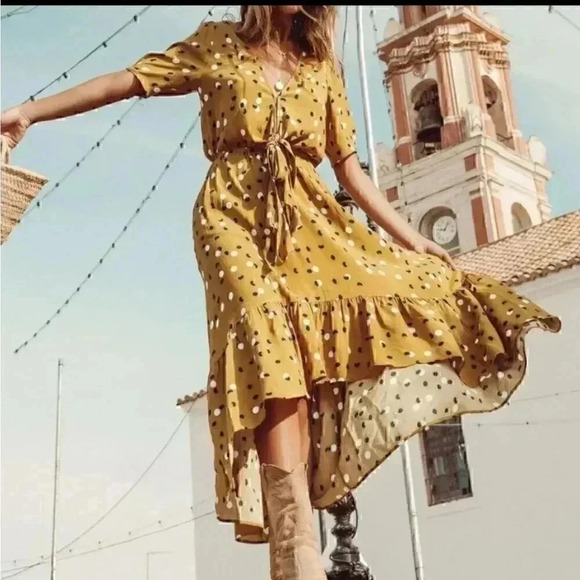 Elegant Midi Dress   - Picture 2 of 5